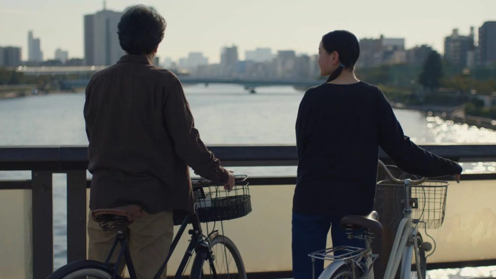 Perfect Days - Hirayama (Kōji Yakusho) e Niko (Arisa Nakano)