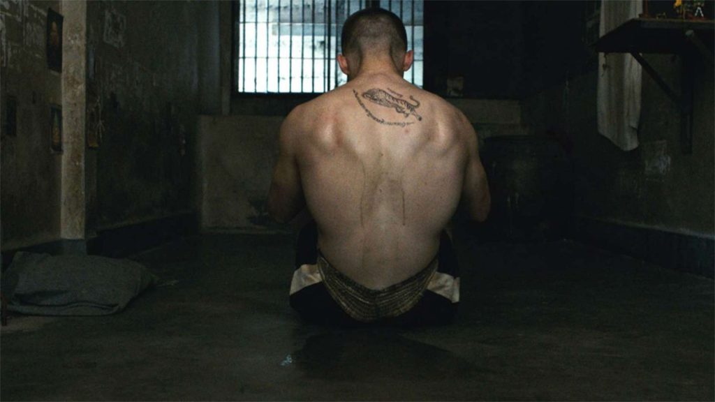 Una preghiera prima dell'alba - Joe Cole in una scena del film