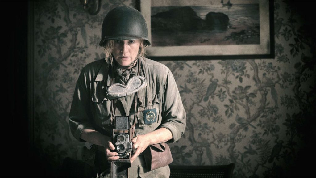 Lee Miller - Da immagine a fotografa - Kate Winslet in una scena del film